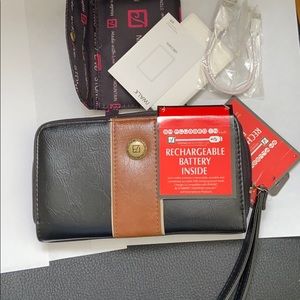 Leather wallet w/rechargeable battery